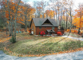 Hot Tub-Fire Pit-Deck-BBQ-Spacious-Hiking